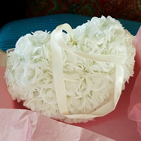 Mary Kay Heart Sachet w/ gift box - Picture 3 of 6